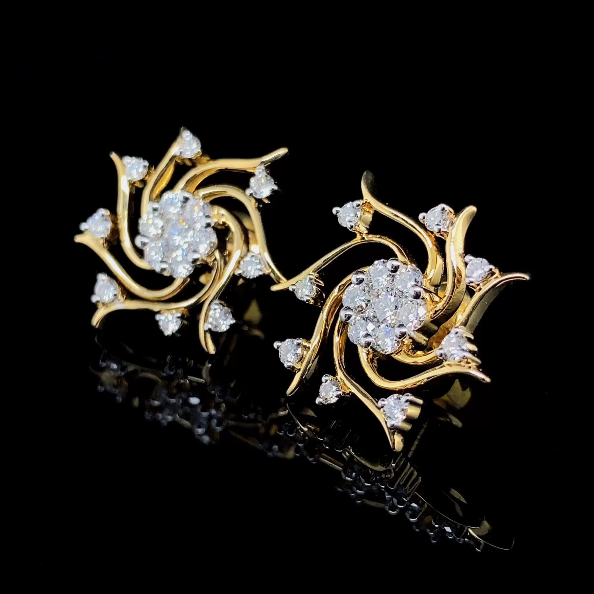 #BA57 | Golden Columbine Charm Stud Diamond Earrings 18kt