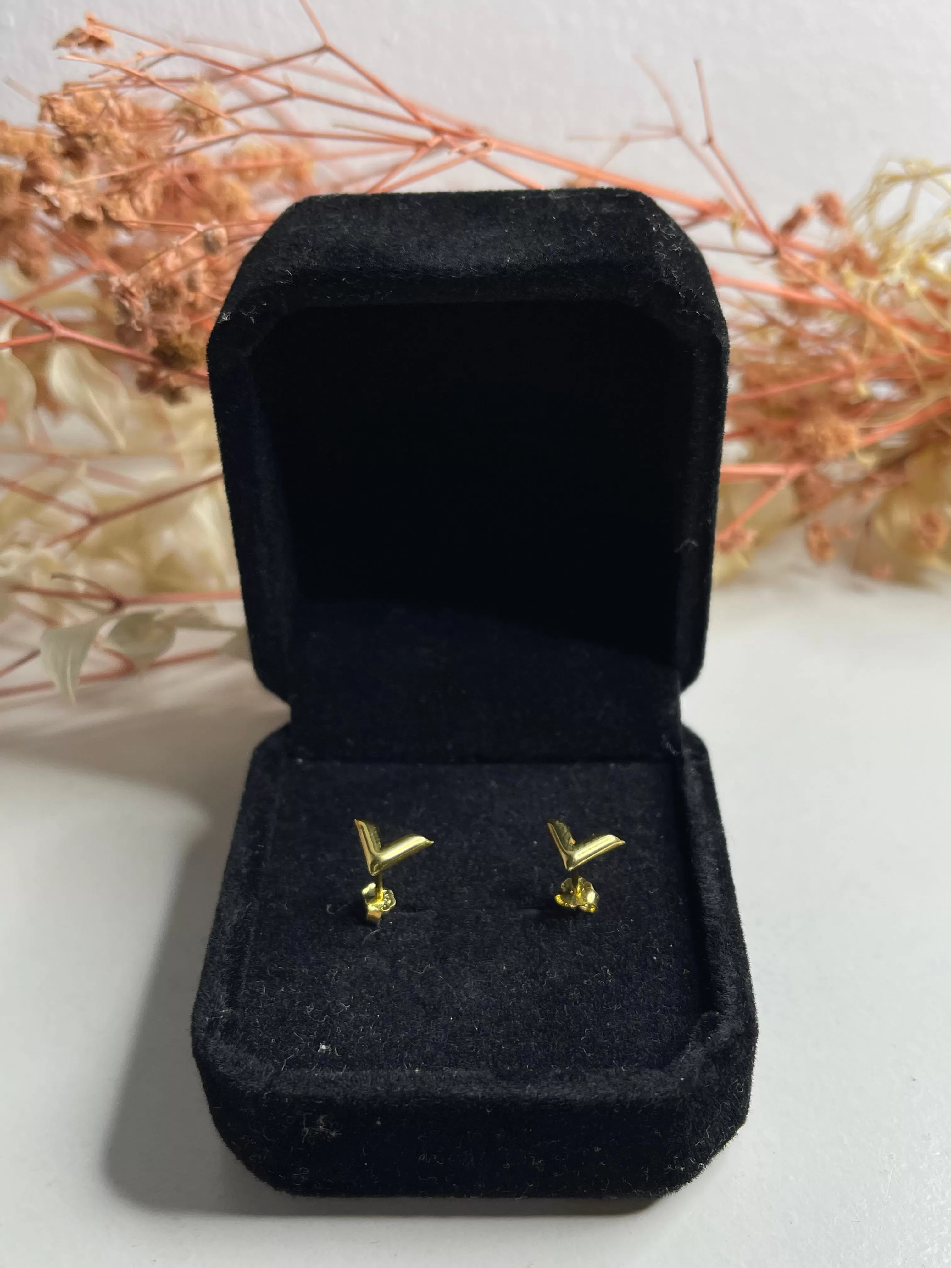 #GOLD2024 | 18K Golden V Studs Earrings