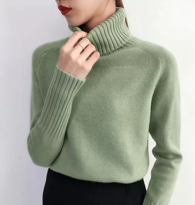 TIA’S TURTLENECK